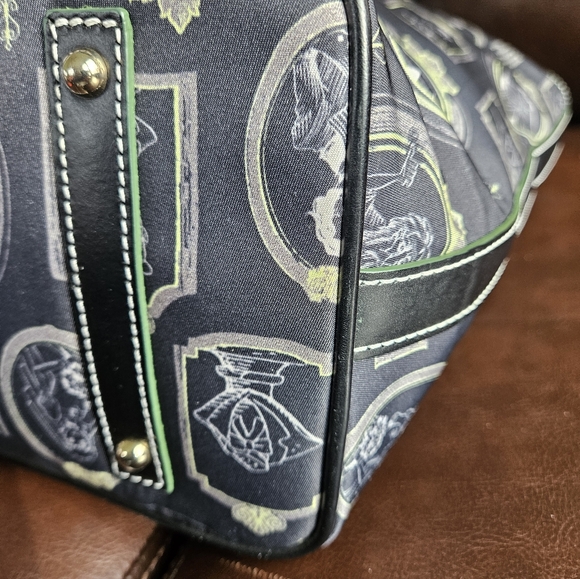 DISNEY DOONEY & BOURKE Haunted Mansion Portraits Shopper Tote - Picture 8 of 11